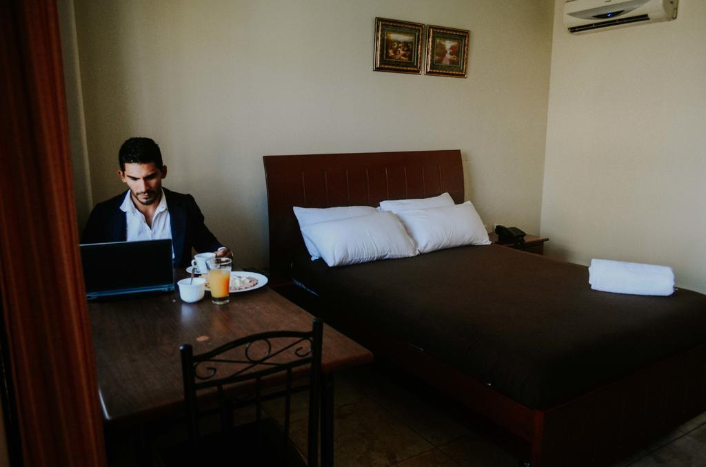 גוויאקיל Hotel Onix Gold מראה חיצוני תמונה